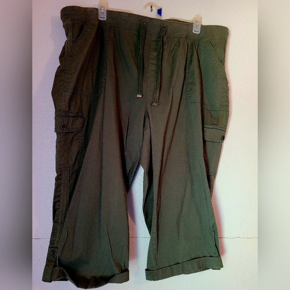 Terra Sky Womans Plus Size 3X Vintage Cargo Capri Pants